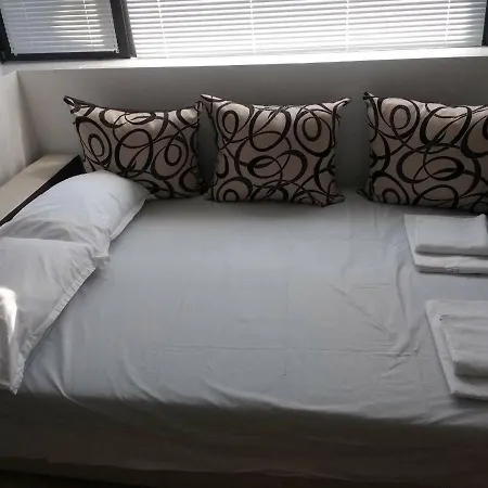 Homestay Studio Betty Burgas